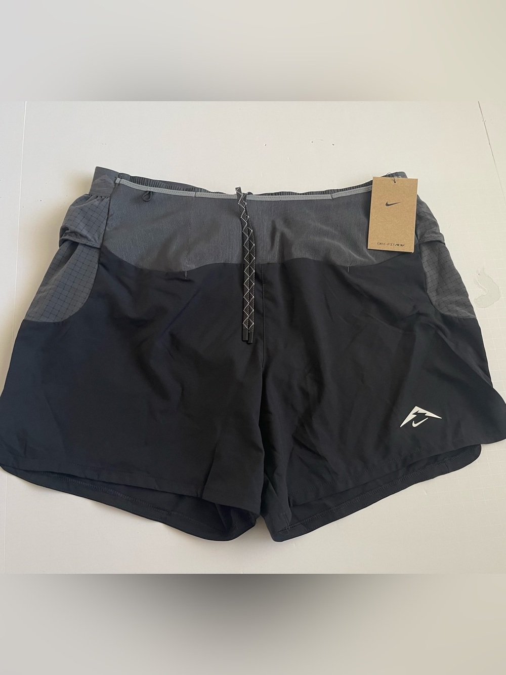 Nike Trail Second Sunrise 5" Running Shorts Dri-Fit